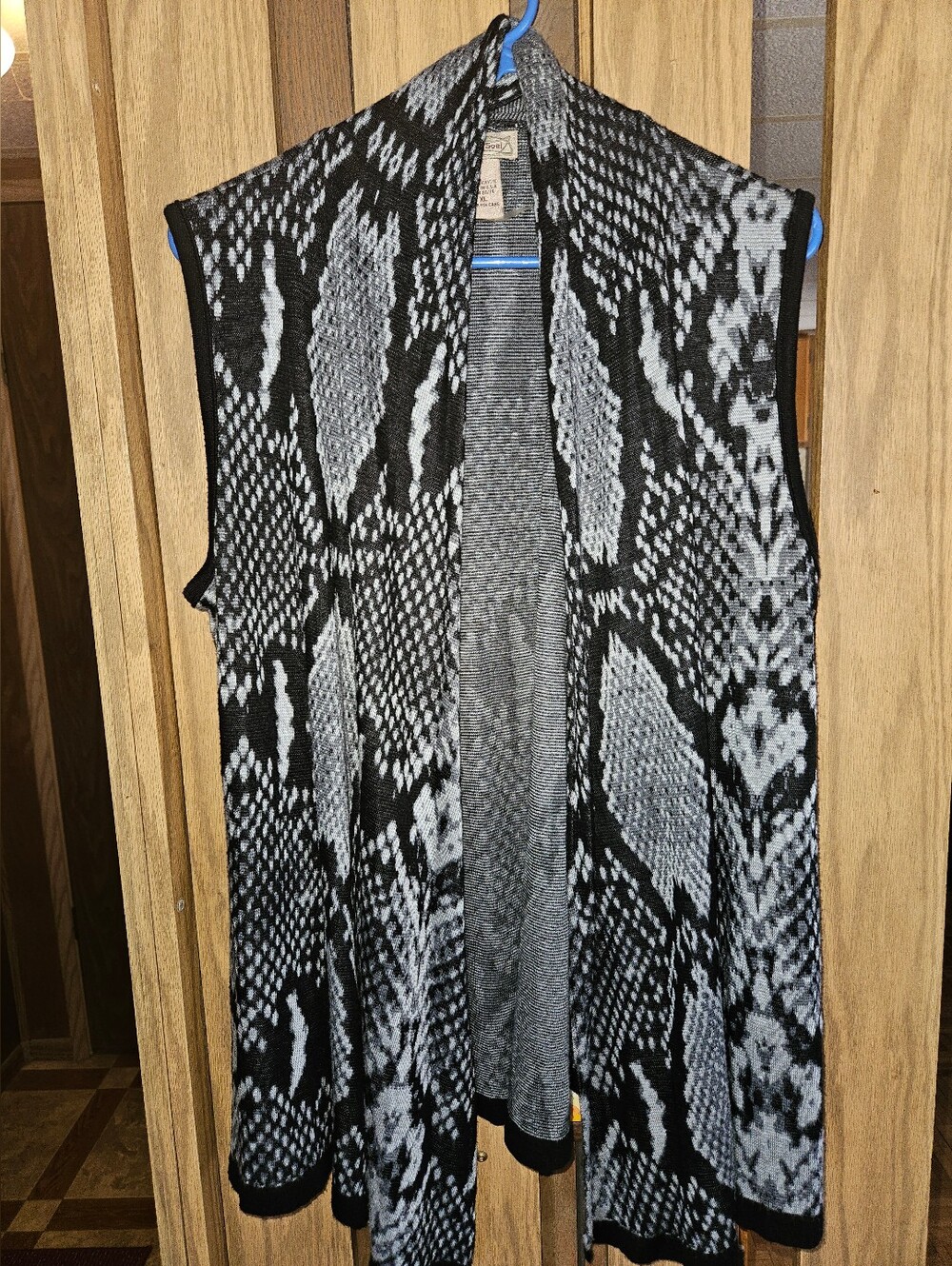 Art And Soul Sz XL Gray/Black Snake-print Open-Front Sleeveless Cardigan Vest